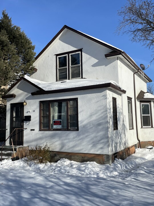 520 1st Ave N in Jamestown, ND - Building Photo