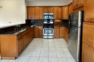 35 N Farview Ave in Paramus, NJ - Building Photo - Building Photo