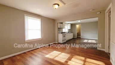 104 Plum Tree Ln in Gastonia, NC - Building Photo - Building Photo