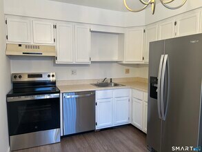 43 Valley Dr in New Milford, CT - Building Photo - Building Photo