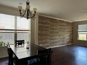 1013 Long Pointe Ave in Fort Worth, TX - Foto de edificio - Building Photo