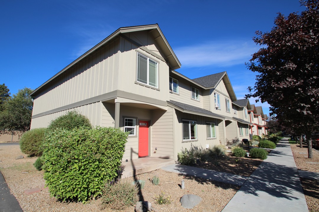 62041-62053 NE Nates Pl in Bend, OR - Foto de edificio