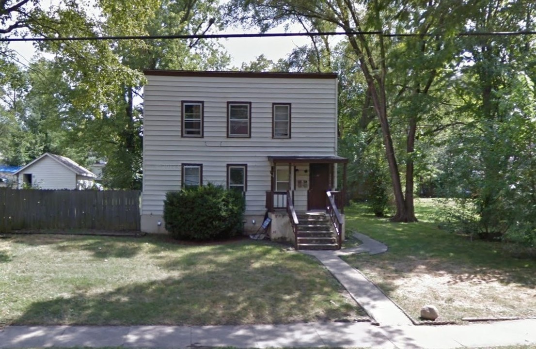 1219 Benton St in Rockford, IL - Building Photo