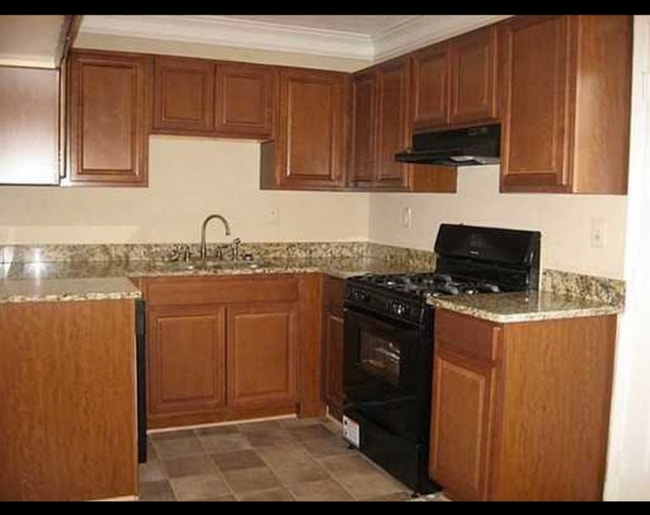 3026 Destin Cir in Snellville, GA - Foto de edificio - Building Photo