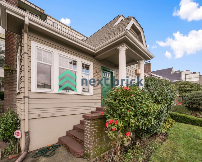 1919 Dexter Ave N in Seattle, WA - Building Photo - Building Photo