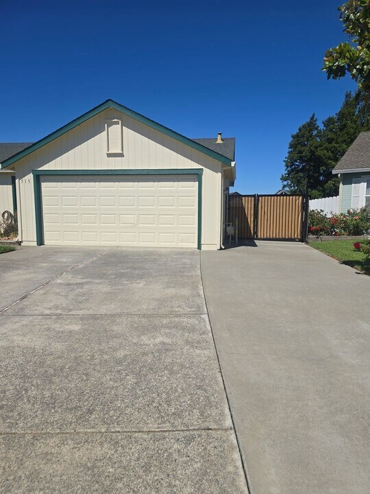 515 Fortuna Ct in Suisun City, CA - Building Photo