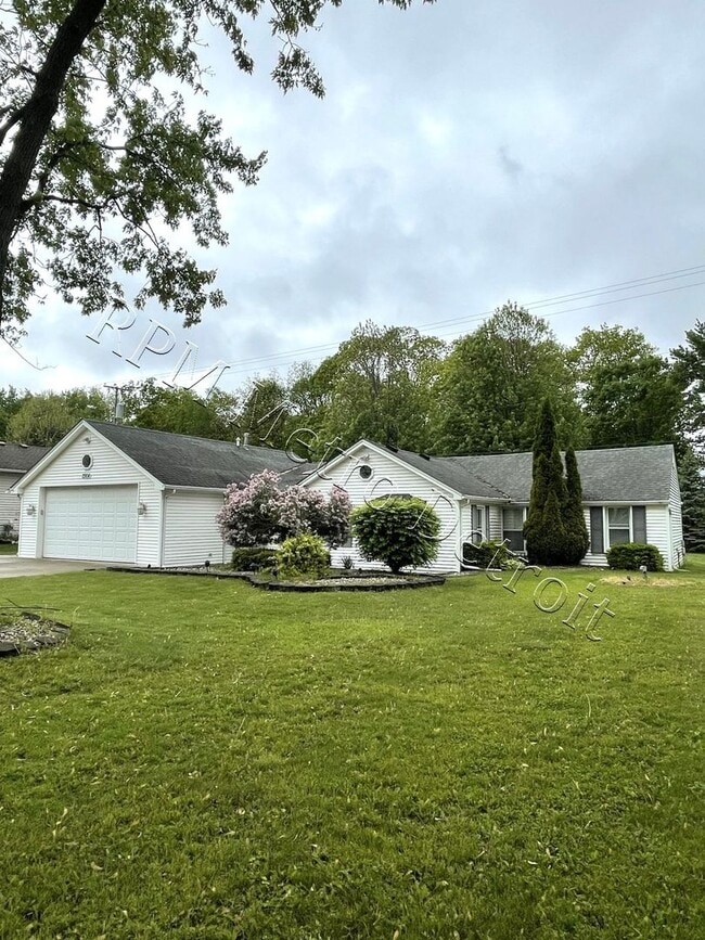 2904 Dearborn Ave in Rochester Hills, MI - Building Photo - Building Photo