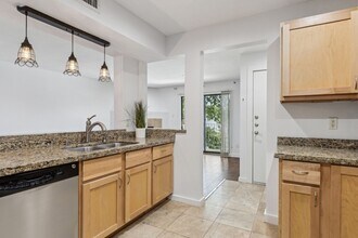 4777 Cedar Springs Rd, Unit 6N in Dallas, TX - Building Photo - Building Photo