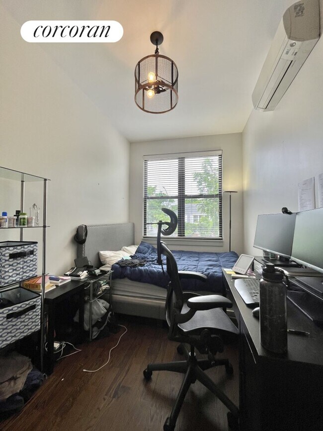 376 Graham Ave in Brooklyn, NY - Building Photo - Building Photo