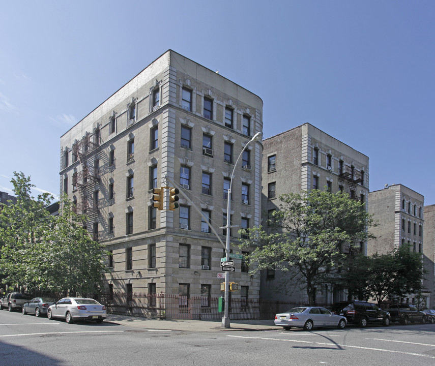 61 Hamilton Place in New York, NY - Building Photo