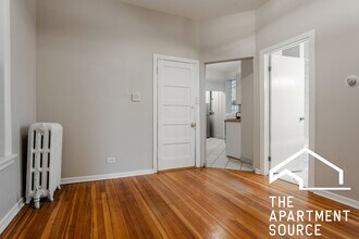 2202 W Belmont Ave, Unit 1R in Chicago, IL - Building Photo - Building Photo