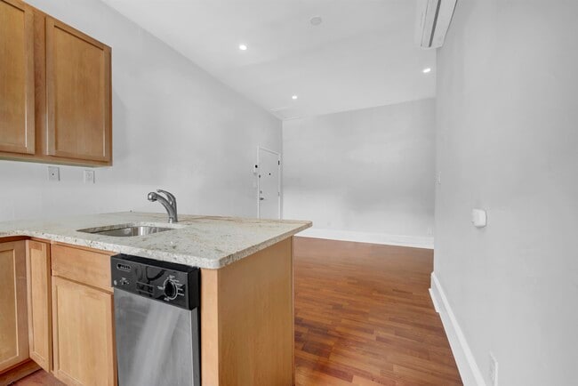 56 Monroe St in Hoboken, NJ - Building Photo - Building Photo