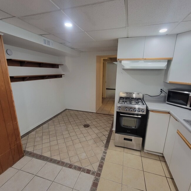 2654 Tyler Ave, Unit 3 in Ogden, UT - Foto de edificio - Building Photo