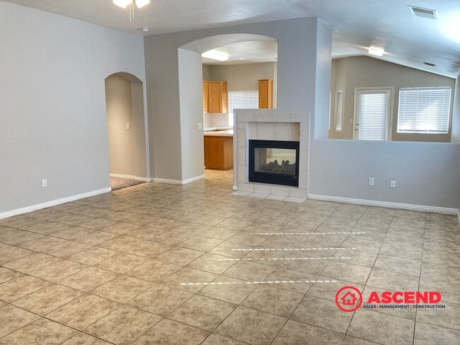 14315 Via La Merced in Bakersfield, CA - Building Photo - Building Photo