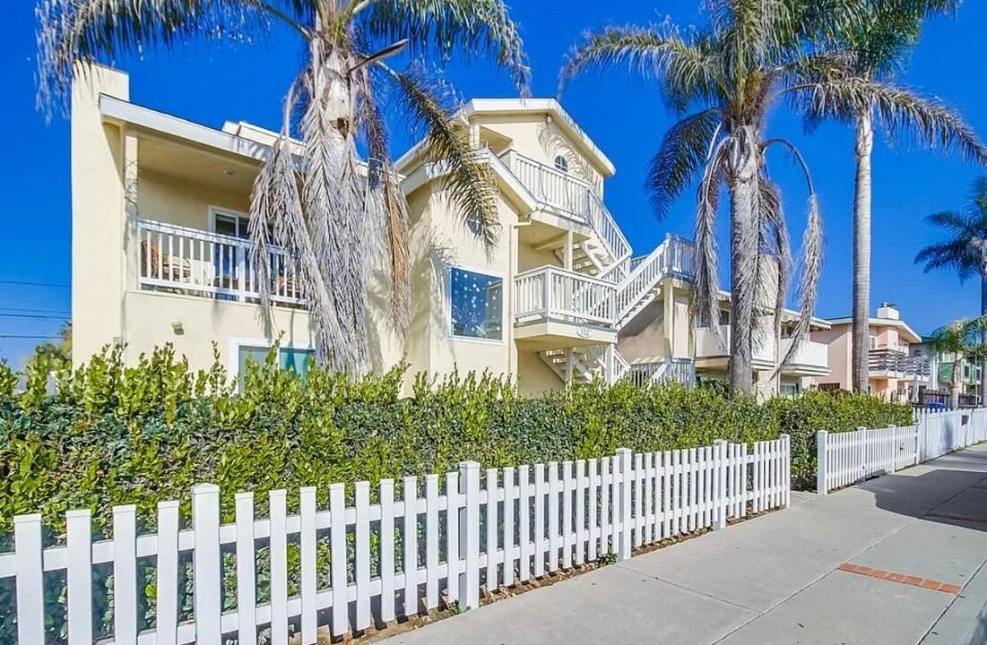 152 Evergreen Ave in Imperial Beach, CA - Building Photo