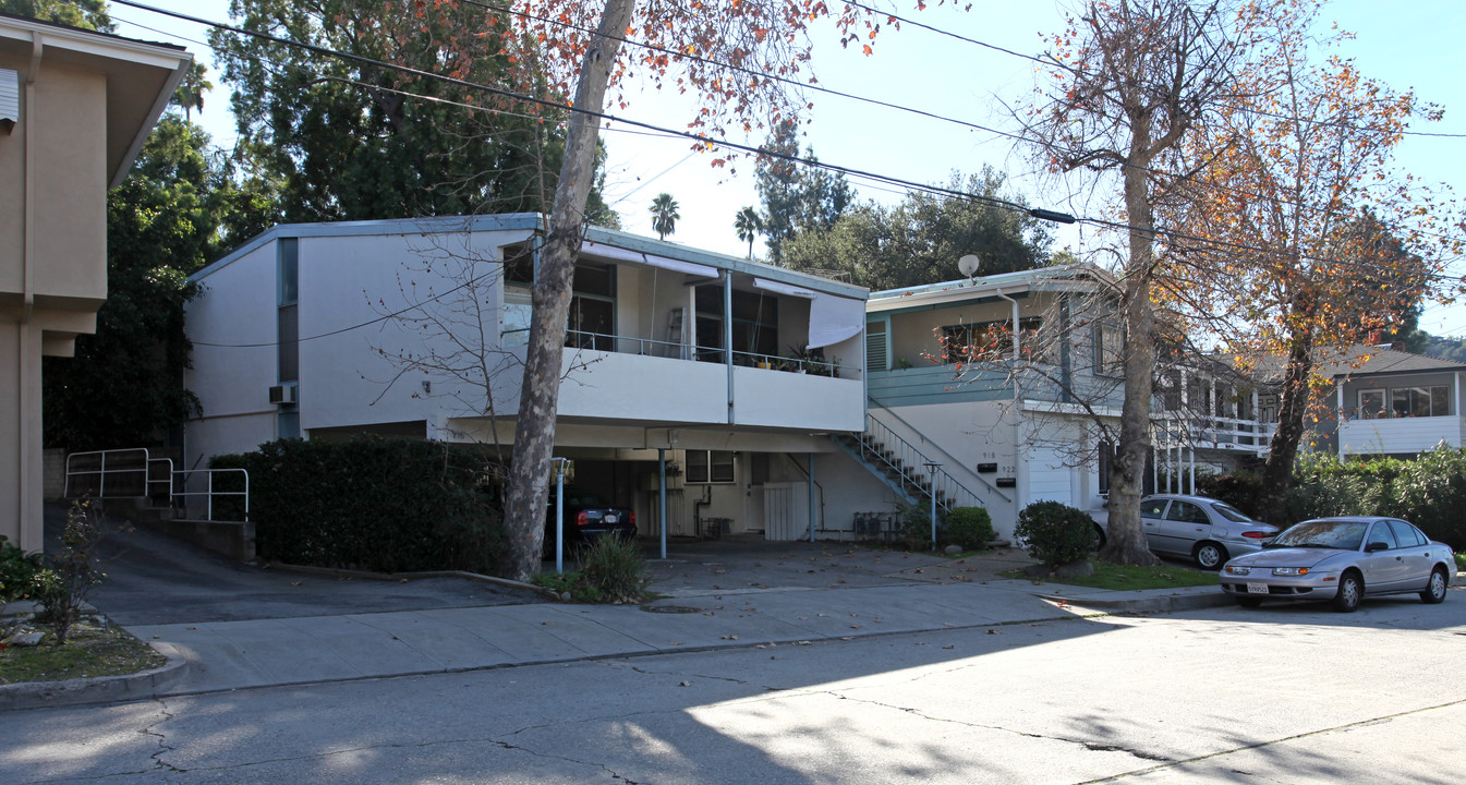 916 Arroyo Dr in South Pasadena, CA - Foto de edificio