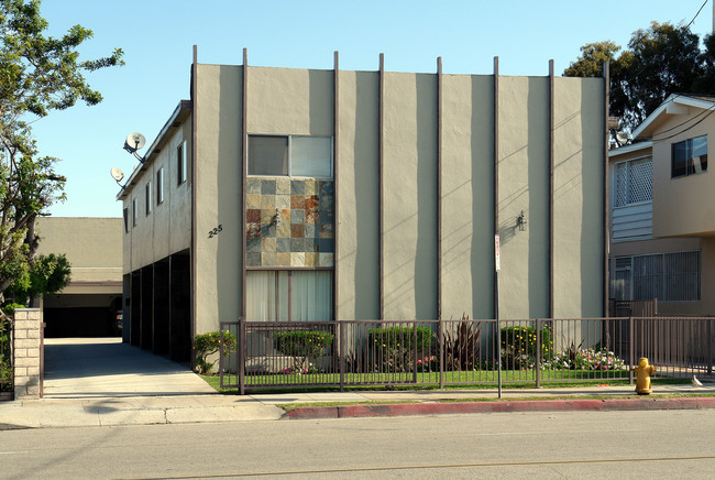 225 W Regent St in Inglewood, CA - Foto de edificio - Building Photo