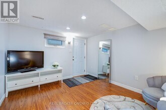 25 Charnwood Pl in Markham, ON - Building Photo - Building Photo