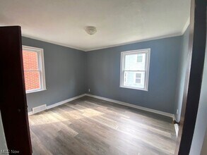 911 Findley Ave-Unit -B in Zanesville, OH - Building Photo - Building Photo