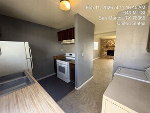 640 Mill St in San Marcos, TX - Building Photo - Building Photo