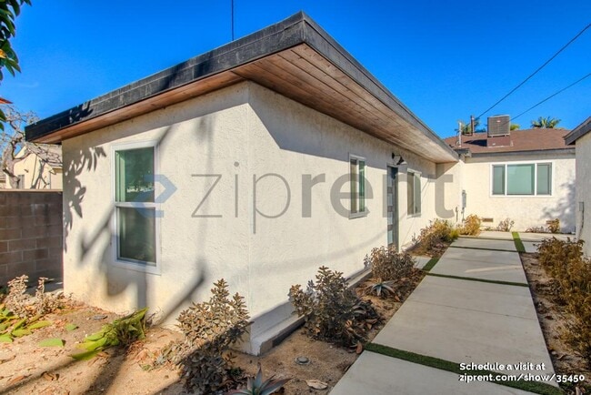 3937 Redwood Ave in Los Angeles, CA - Building Photo - Building Photo