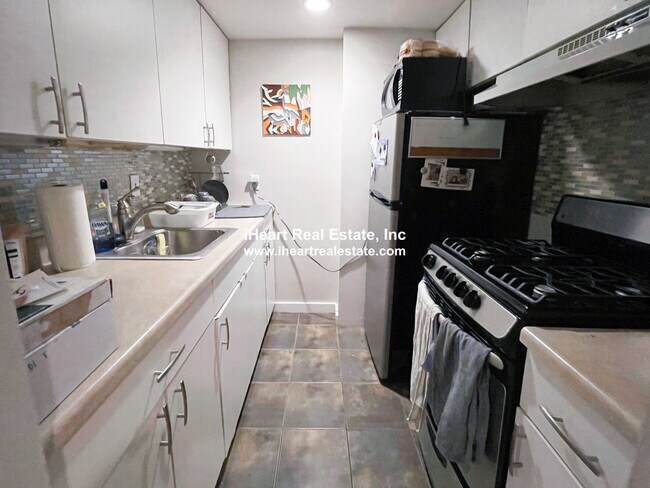 37 Gray St, Unit 1