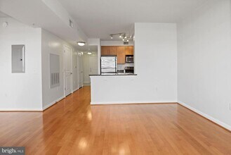 1021 N Garfield St in Arlington, VA - Building Photo - Building Photo