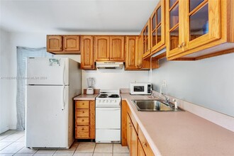 107 SW 2nd Ave-Unit -#2 in Dania Beach, FL - Building Photo - Building Photo