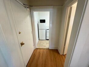 40 Brooks Ave, Unit 7 in Venice, CA - Building Photo - Building Photo