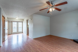 Forrest Brook Apartments in Fort Smith, AR - Building Photo - Interior Photo