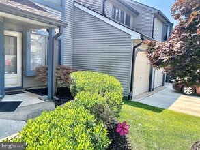 803 Chesterwood Ct in Evesham, NJ - Foto de edificio - Building Photo