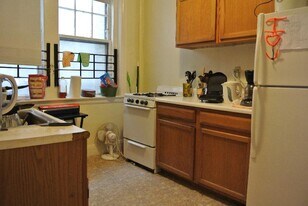 1711 Commonwealth Ave, Unit 6 in Boston, MA - Building Photo