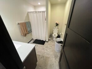 706 W 28th St, Unit 706 in Cedar Falls, IA - Building Photo - Building Photo