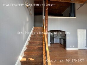 201 S Hoskins Rd in Charlotte, NC - Building Photo - Building Photo