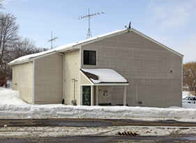 Lakeside Villa Apartments in Cologne, MN - Building Photo