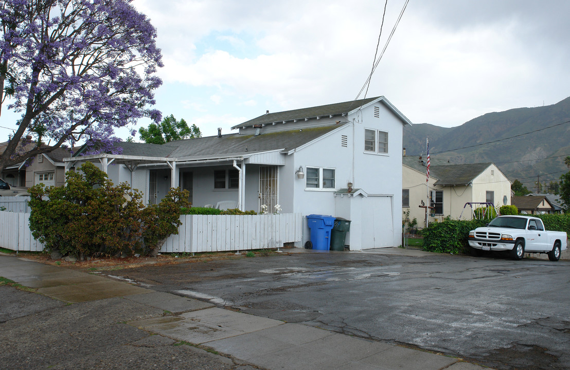 836 E Ventura St in Santa Paula, CA - Building Photo