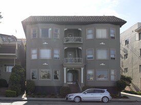 2220 Lakeshore Ave in Oakland, CA - Building Photo