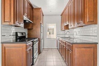 607 Flores St in West Hollywood, CA - Building Photo - Building Photo