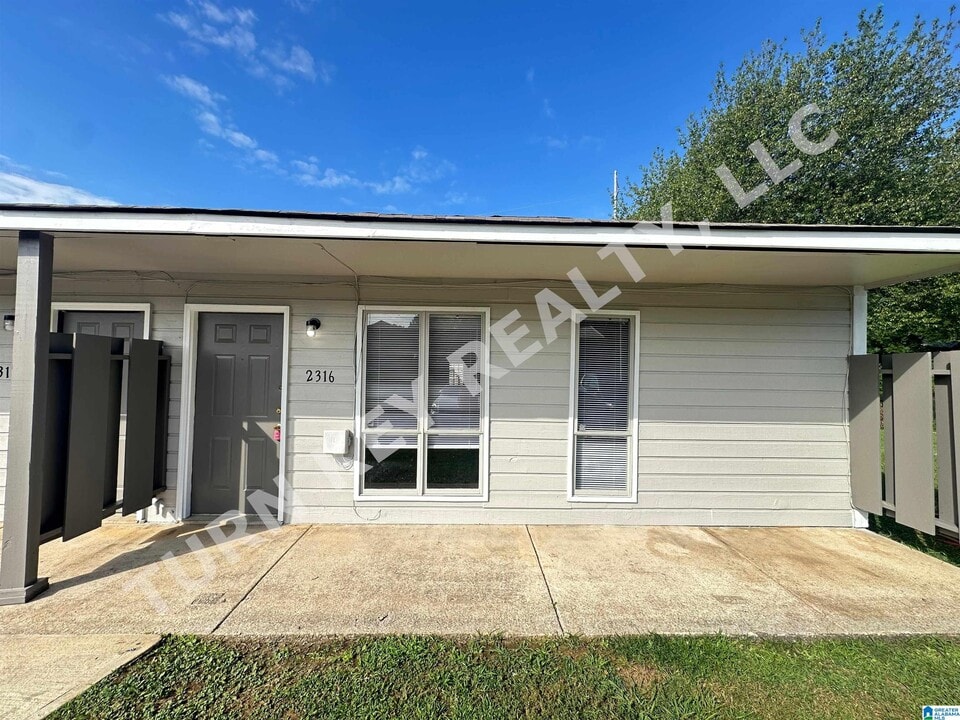 2316 Grayson Valley Cir in Birmingham, AL - Building Photo