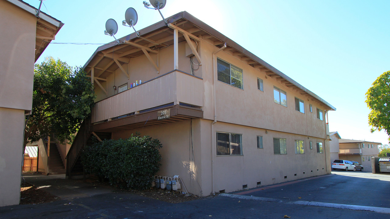 Sterling Ridge Apartments in Auburn, CA - Foto de edificio