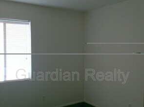 5922 Hilmont St in North Las Vegas, NV - Building Photo - Building Photo