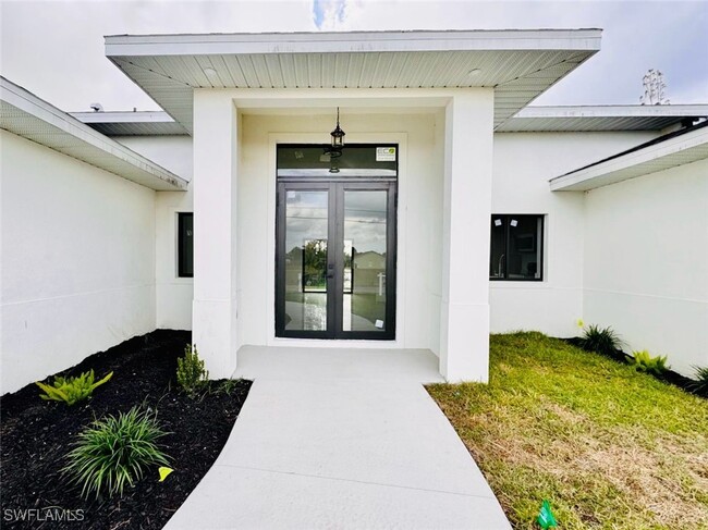 3424 NE 21st Pl in Cape Coral, FL - Foto de edificio - Building Photo