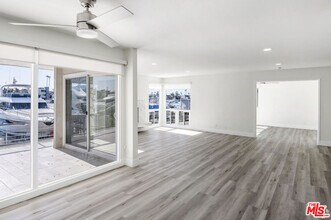 919 Bayside Dr in Newport Beach, CA - Building Photo - Building Photo
