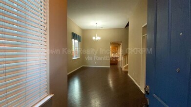 4685 Dandelion Loop in Tracy, CA - Building Photo - Building Photo