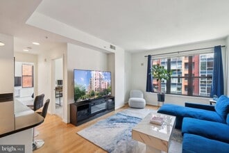 1001 L St NW, Unit 708 in Washington, DC - Building Photo - Building Photo