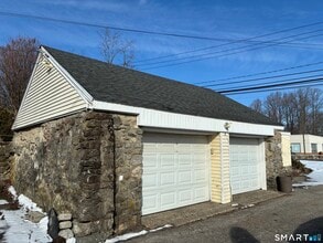 159 Purdy Hill Rd in Monroe, CT - Building Photo - Building Photo