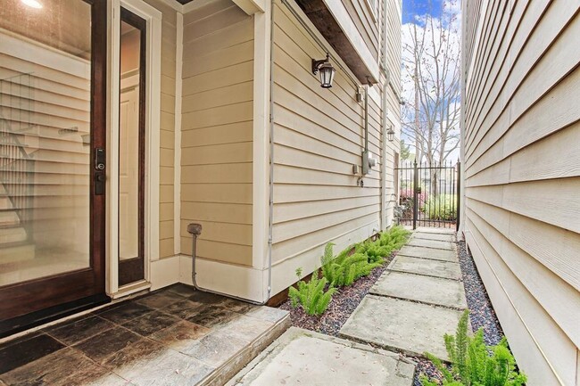 511 Birdsall St in Houston, TX - Building Photo - Building Photo