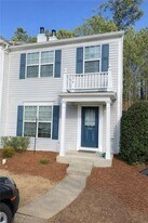 940 Prestwyck Ct in Alpharetta, GA - Building Photo