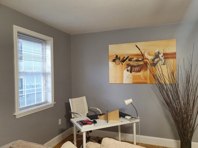 135 Cedar St, Unit 135Cedar in Boston, MA - Foto de edificio - Building Photo