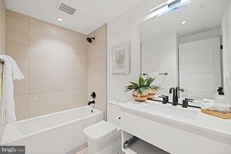 1525 P St NW in Washington, DC - Building Photo - Building Photo